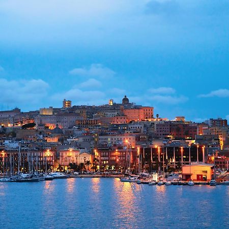 Casa Storica Di Charme Con Vista Mare Nel Cuore Di กาญารี ภายนอก รูปภาพ