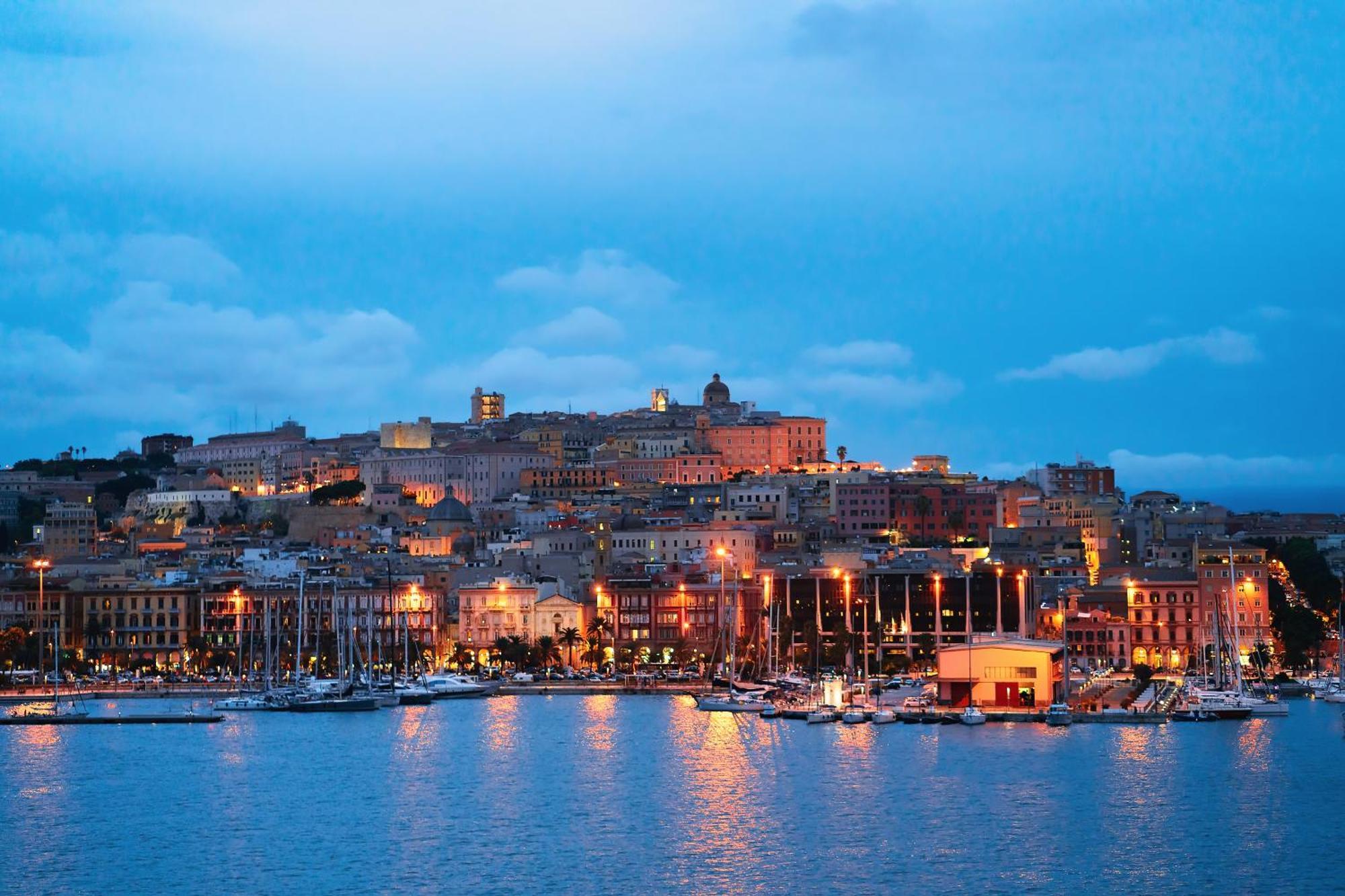 Casa Storica Di Charme Con Vista Mare Nel Cuore Di กาญารี ภายนอก รูปภาพ