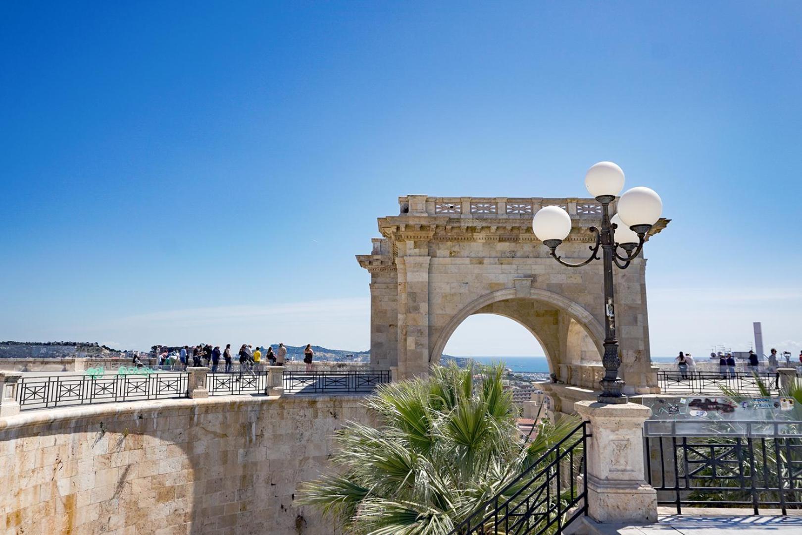 Casa Storica Di Charme Con Vista Mare Nel Cuore Di กาญารี ภายนอก รูปภาพ